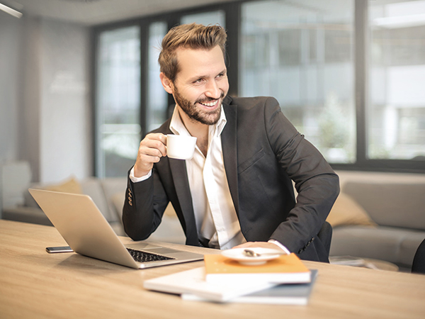 إليك أيها الرجل، هذه خمس خطوات تجعلك رائدًا في مجتمعك